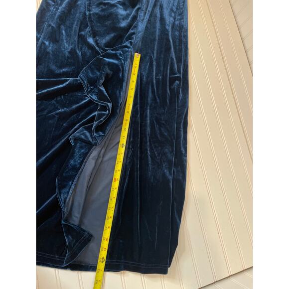 OLEG Cassini Navy Blue Velvet Off-the-Shoulder Sheath Mother of Bride Size 16W - Picture 9 of 9